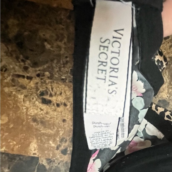 Victorias Secret Sexy Tee Push Up Bra - Picture 5 of 9